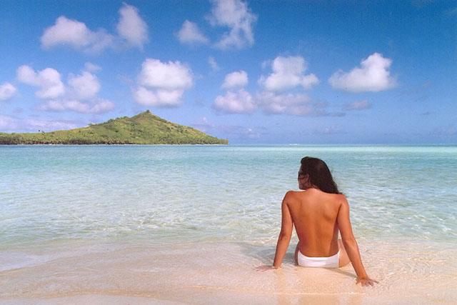 first-photoshopped-image-Jennifer-in-Paradise